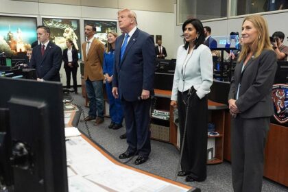 Trump calls ISS crew from Houston to praise space pioneers and offer 'Oval Office time'