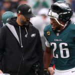 Eagles RB Saquon Barkley Reportedly Considered Week-To-Week With Hamstring Injury