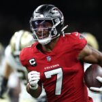 Falcons turn primetime doubters into believers behind Bijan Robinson's back-to-back masterpieces